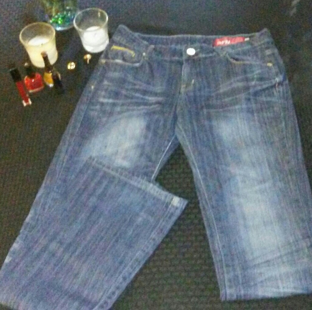 Jeans - Picture 2 of 3